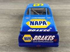 Ron Hornaday #16 NAPA/Superman 1999 Chevy Race Truck, 1/24, Limited Edition, 1 Of 7,920, Action