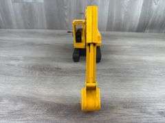 John Deere Excavator, 17 1/2” Long Extended, Ertl