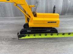 John Deere Excavator, 17 1/2” Long Extended, Ertl