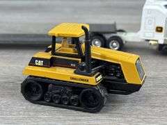 John Deere Tractor Trailer W/Cat Challenger 85C, 1/64, Ertl