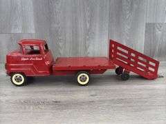 Structo Livestock Truck W/Loading Chute, Missing Stakes