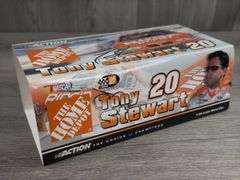 Tony Stewart #20 Home Depot 2001 Grand Prix Clear Window Bank, 1/24, Limited Edition, #759/3600, Action