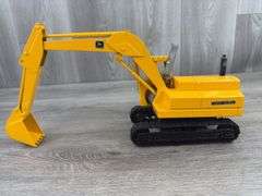 John Deere Excavator, 17 1/2” Long Extended, Ertl