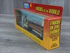 International Paystar 5000 Logger Trailer, 1/64, Ertl, Trucks & Miniatures Of The World