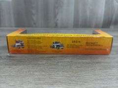 International Paystar 5000 W/Flatbed, 1/64, Ertl, Trucks & Miniatures Of The World