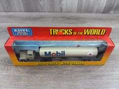 Mack Mobil Truck & Tanker, 1/64, Ertl, Trucks & Miniatures Of The World