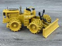 Caterpillar 825B Compactor W/Blade, 1/50, Joal