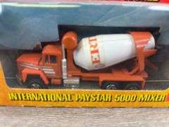 International Paystar 5000 Mixer, 1/64, Ertl, Trucks & Miniatures Of The World