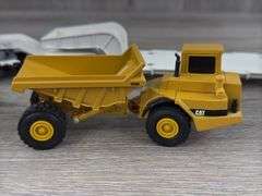 Grove Worldwide Tractor Trailer W/Cat D25D Dump Truck, 1/64
