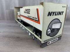 AVCO New Idea GMC 18-Wheeler, 21” Long, Nylint