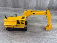 John Deere Excavator, 17 1/2” Long Extended, Ertl
