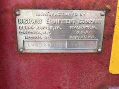 Ford 8000 w/ L3020 New Leader Spreader