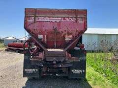 Ford 8000 w/ L3020 New Leader Spreader
