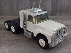 Nylint Truck & Trailer, 28” Long