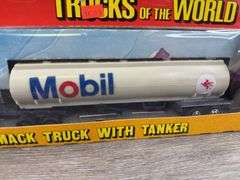 Mack Mobil Truck & Tanker, 1/64, Ertl, Trucks & Miniatures Of The World