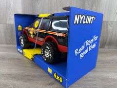 Ford Expedition 4x4 SUV, 16” Long, Nylint Toys