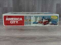 Hubley America City Mighty-Metal Truck Fleet, Original Box