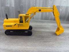 John Deere Excavator, 17 1/2” Long Extended, Ertl