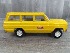 Tonka Jeep Wagoneer, 9 1/4” Long