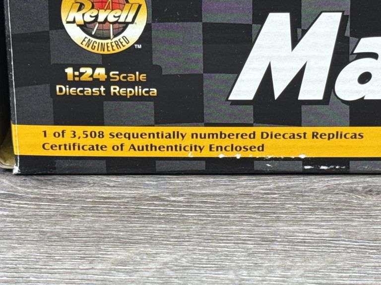 Matt Kenseth #17 Dewalt 1999 Monte Carlo Stock Car, 1/24, #6/3508,  Certificate Of Authenticity, Revell Collection