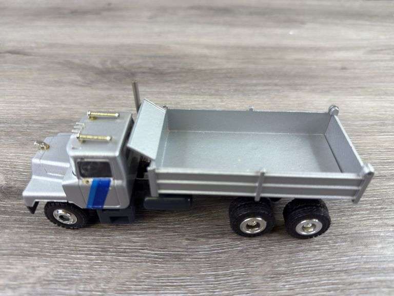 Mack Dump Truck, 1/50, Conrad, Mirrors & Mud Flaps Need Attached