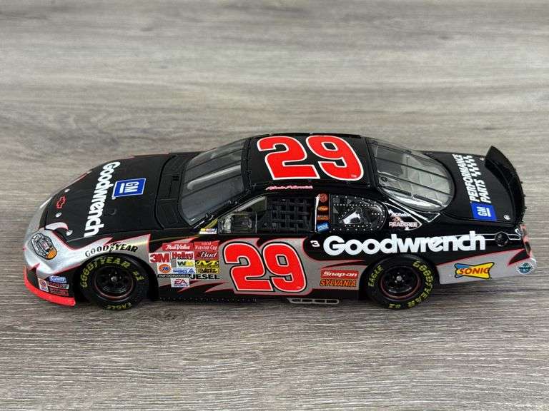 Kevin Harvick #29 GM Goodwrench 2003 Monte Carlo Stock Car, 1/24, Limited Edition, GM Dealers, Action