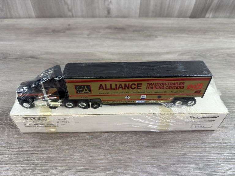 Robert Pressley ##59 Alliance International Navistar Racing Transporter, 1/64, 1 Of 5000, Ertl