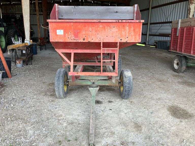 Hopper Wagon w/ John Deere Running Gear