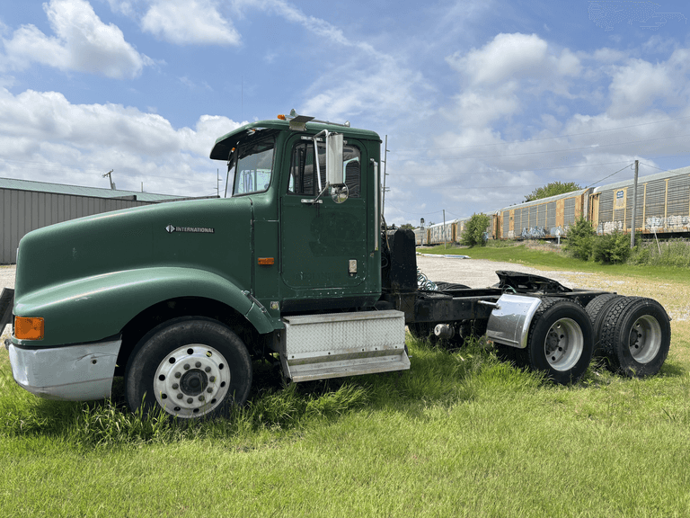 1992 Navistar International 9400 6x4 w/ Wet Kit