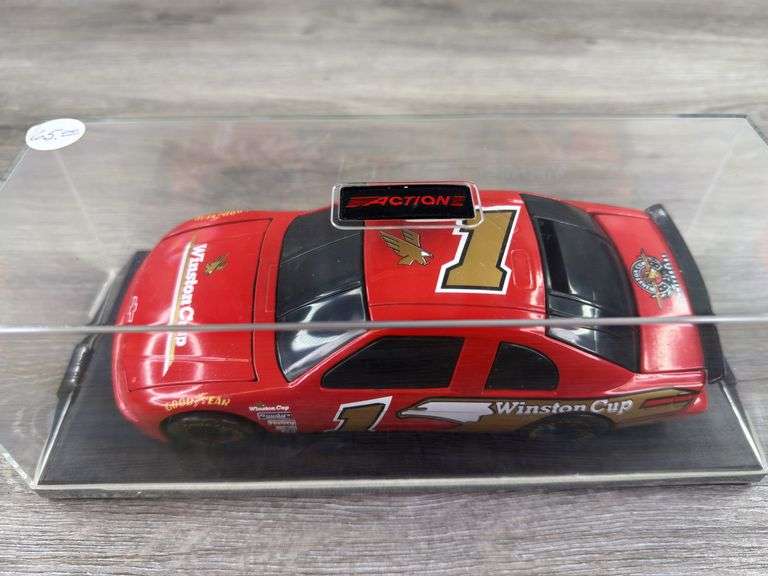 Winston Cup 25th Anniversary #1  Stock Car Bank, 1/24, 1995 Limited Edition, Racing Collectables Action Platinum Series