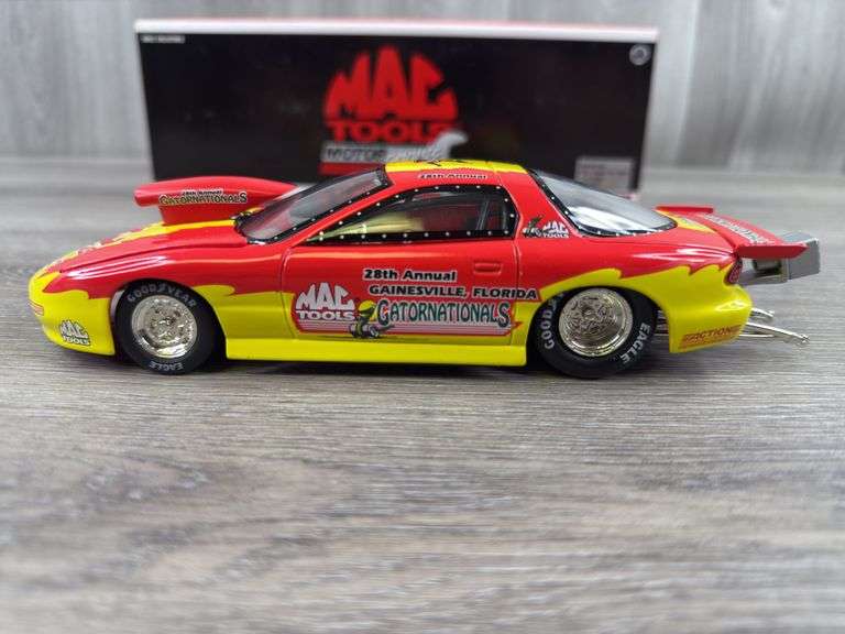 Gatornationals 28th Annual MAC Tools 1997 Pontiac Pro Stock, 1/24, Limited Edition, 1 Of 8000, Action