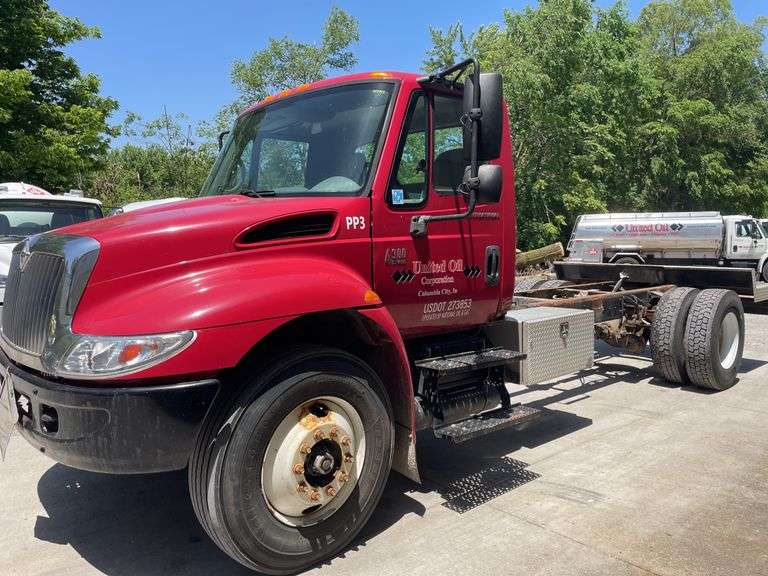 International 4300 DT466