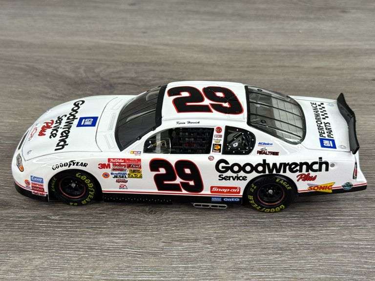 Kevin Harvick #29 GM Goodwrench/Black 2001 Monte Carlo Stock Car, 1/24, Limited Edition, Action