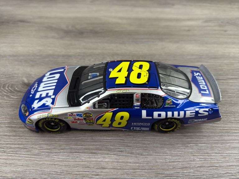 Jimmie Johnson #48 Lowe’s 2005 Monte Carlo Stock Car, 1/24, Limited Edition, 1 Of 4248, Action