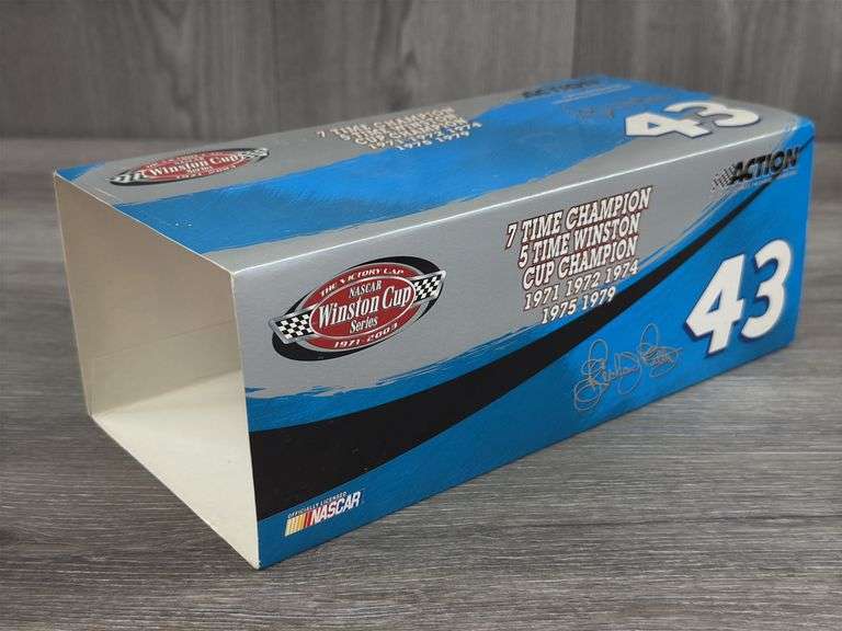 Richard Petty #43 The Victory Lap/7X Champion Stock Car Bank, 1/24, Limited Edition, 1 Of 468, Action Platinum Series