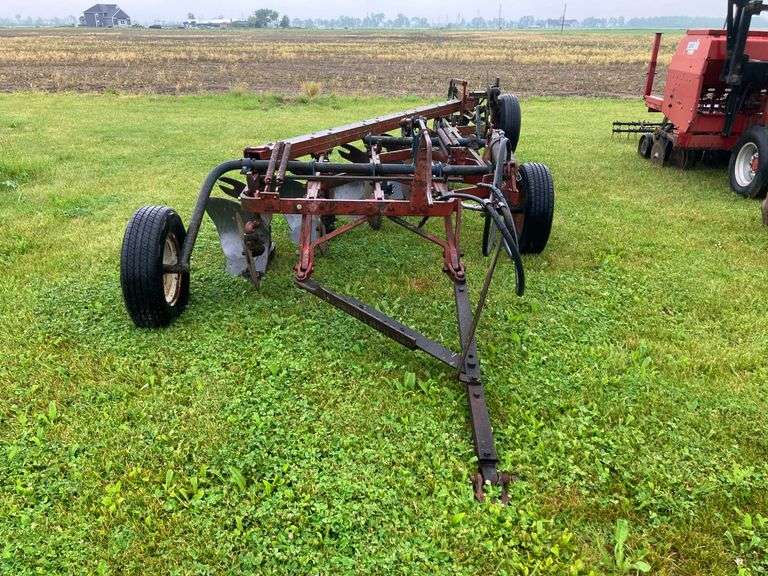 6 Bottom Moldboard Plow