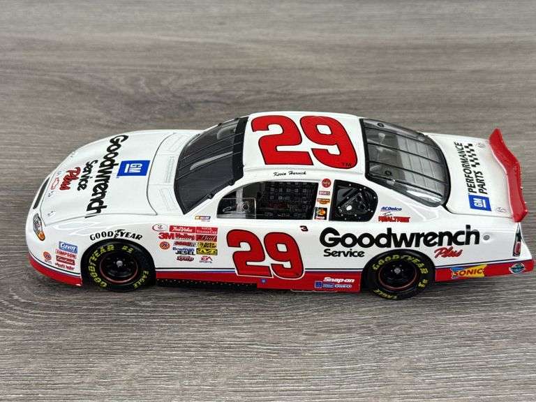 Kevin Harvick #29 GM Goodwrench Service Plus 2001 Monte Carlo Stock Car, 1/24, Limited Edition, Action