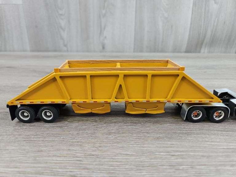 Custom Freightliner Semi w/ Double Hopper Trailer, 1/64