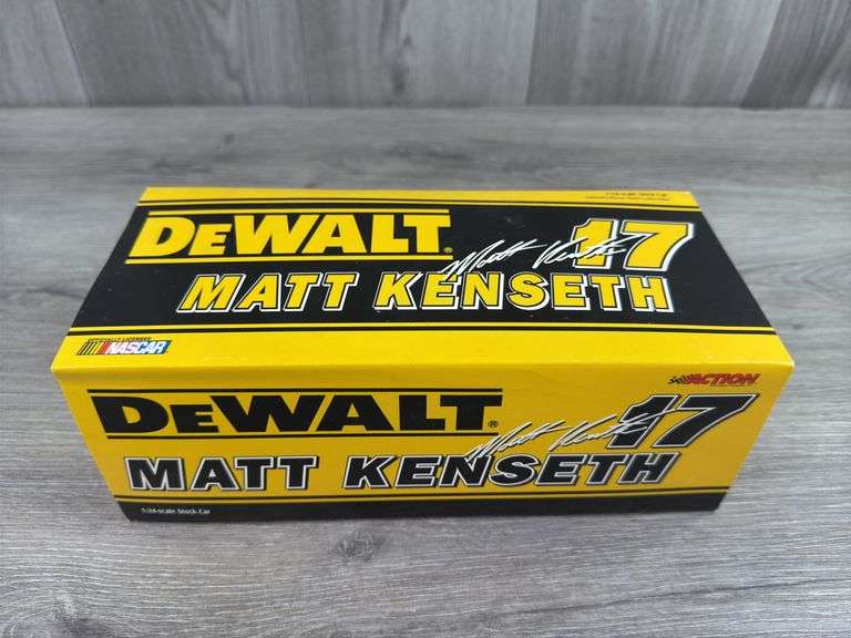 Matt Kenseth #17 Dewalt Tools 1999 Monte Carlo Stock Car Bank, 1/24, Limited Edition, 1 Of 2508, Action
