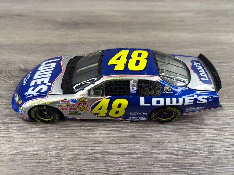 Jimmie Johnson #48 Lowe’s 2004 Monte Carlo Stock Car, 1/24, Limited Edition, 1 Of 9300, Action