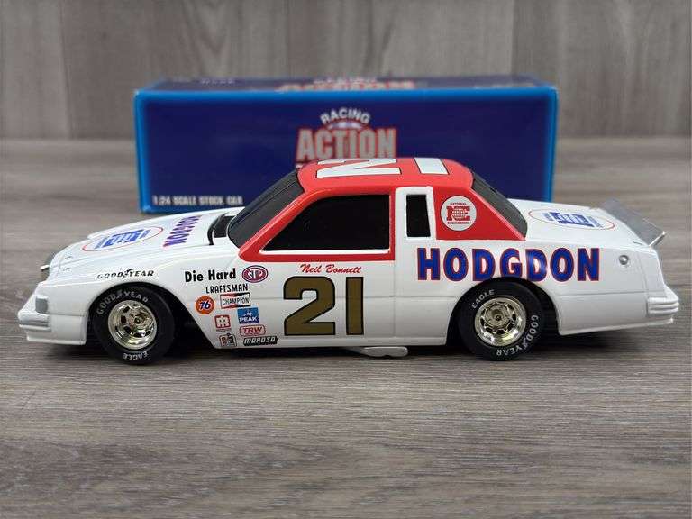 Neil Bonnett #21 Hodgdon Ford Stock Car Bank, 1/24, Limited Edition, 1 Of 5004, Racing Collectables Action Platinum Series