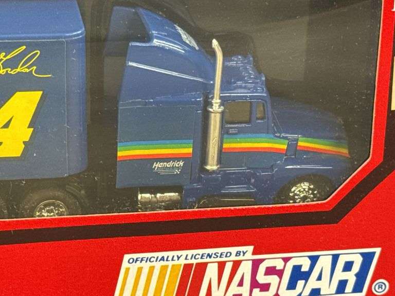 Jeff Gordon #24 DuPont Racing Team Transporter, 1/64, 1993 Edition, Racing Champions