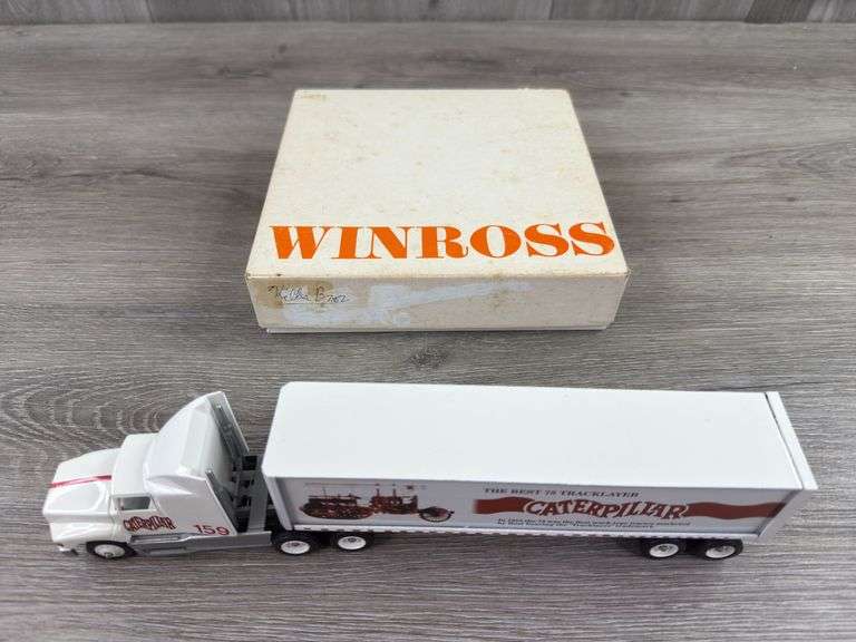 Caterpillar Holt 30 Tractor Trailer, 1/64, Winross