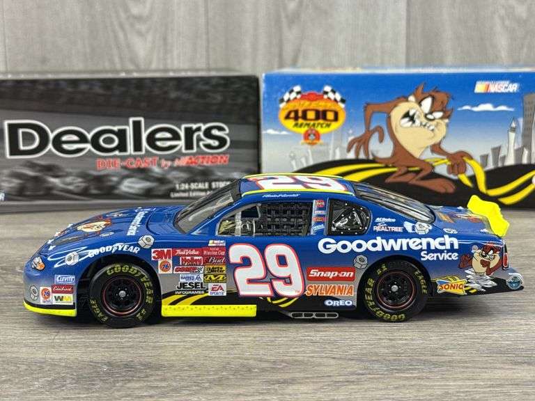 Kevin Harvick #29 GM Goodwrench Service Looney Tunes Rematch 2002 Monte Carlo Stock Car, 1/24, Limited Edition, GM Dealers, Action 10th Anniversary