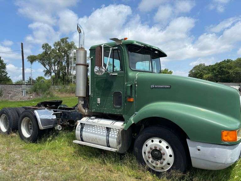 1992 Navistar International 9400 6x4 w/ Wet Kit