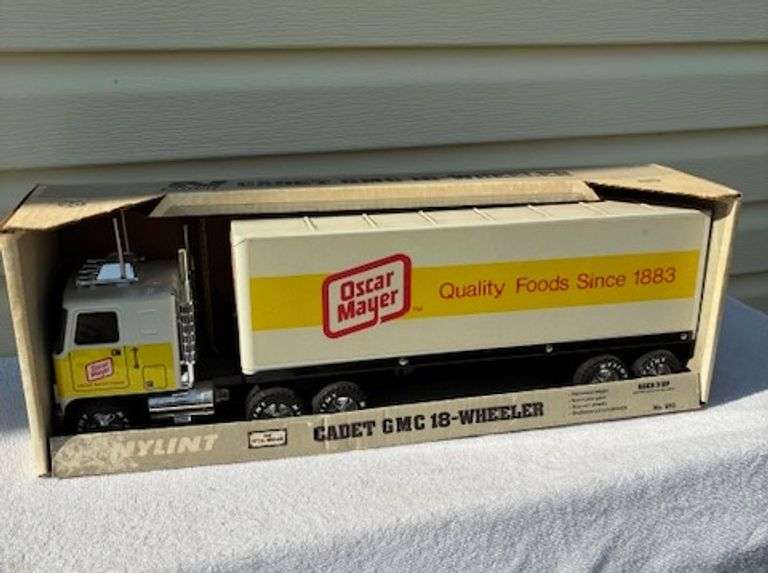 Nylint Oscar Mayer Semi Truck in original box