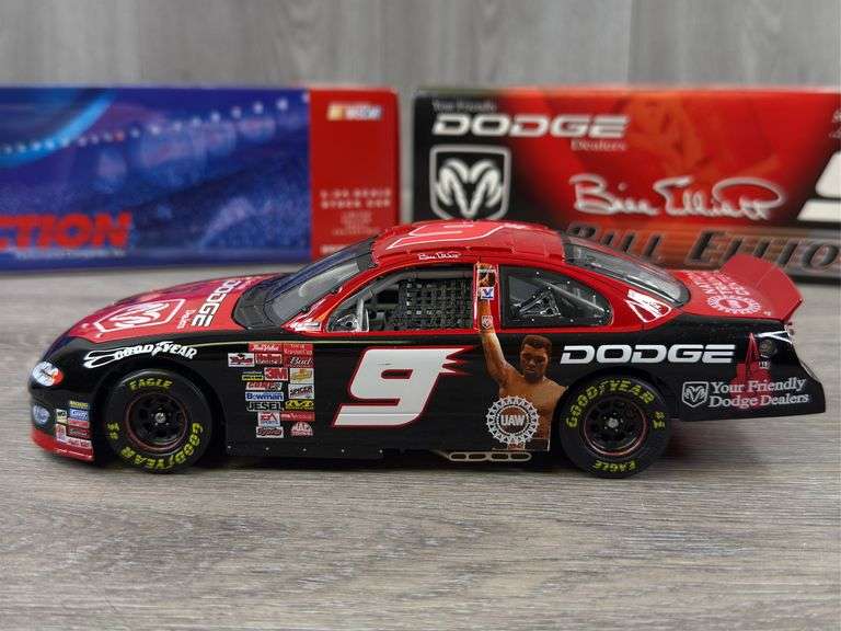 Bill Elliott #9 Dodge/Muhammad Ali 2001 Intrepid R/T Stock Car, 1/24, Limited Edition, Action