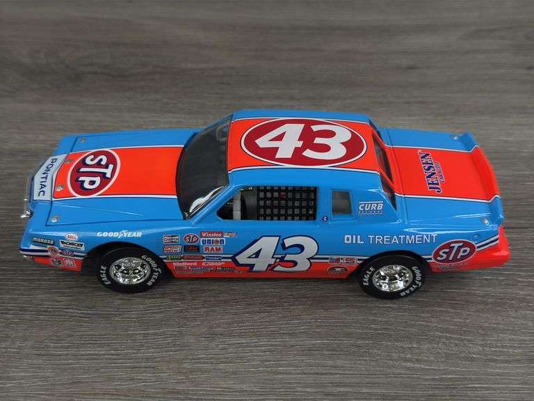 Richard Petty #43 STP/200th Win 1984 Grand Prix Stock Car, 1/24, Limited Edition, 1 Of 4,992, Certificate Of Authenticity, Action Historical Series