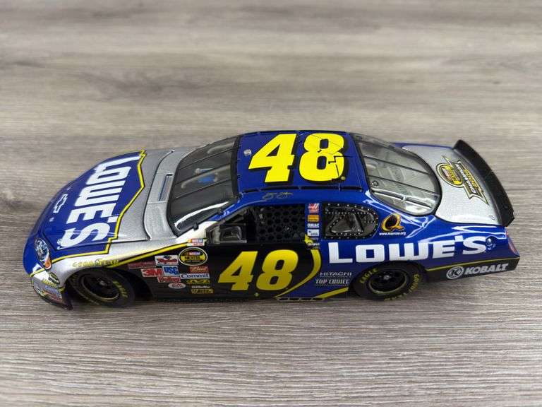 Jimmie Johnson #48 Lowe’s 2006 Monte Carlo SS Stock Car, 1/24, Limited Edition, 2006 NEXTEL Cup Champion, Action