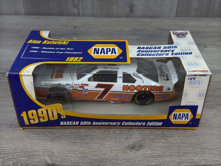 Alan Kulwicki #7 Hooters 1990’s Ford Thunderbird Stock Car, 1/24, NASCAR 50th Anniversary Collectors Edition, Action